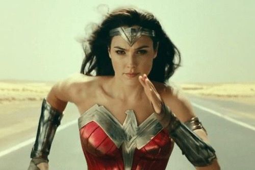 Gal Gadot khóc khi lần đầu theo dõi 'Wonder Woman 1984'