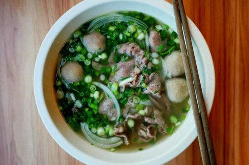 Ăn phở Việt ở đảo quốc sư tử