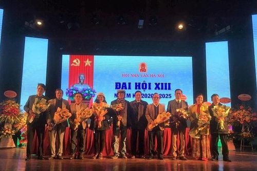 Nhà thơ Trần Gia Thái làm Chủ tịch Hội Nhà văn Hà Nội