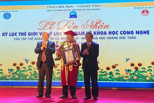 Đón nhận kỷ lục về khoa học công nghệ của tác giả công trình kè hồ Hoàn Kiếm