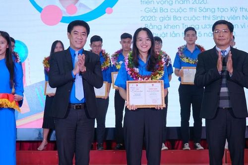 Tỉnh Đoàn TT-Huế tuyên dương 'sinh viên 5 tốt, học sinh 3 rèn luyện'