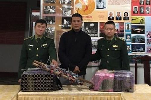 Xử phạt người bắn 310 quả pháo hoa nổ trái phép theo 'đơn hàng' của 'sếp'