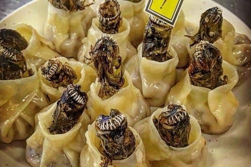 Bánh bao 'người ngoài hành tinh', món ăn nhìn thôi đã thấy sợ