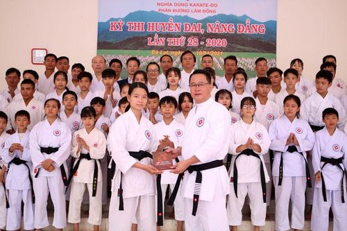 50 võ sinh tham gia kỳ thi huyền đai, nâng đẳng