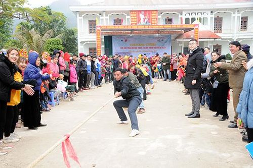 Hội Liên hiệp Thanh niên Việt Nam tỉnh: Chương trình tình nguyện tại huyện Sốp Cộp