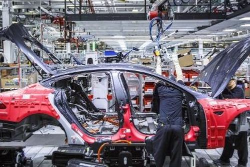 Giá cổ phiếu Tesla tăng 12 lần, ngân hàng thừa nhận đánh giá sai