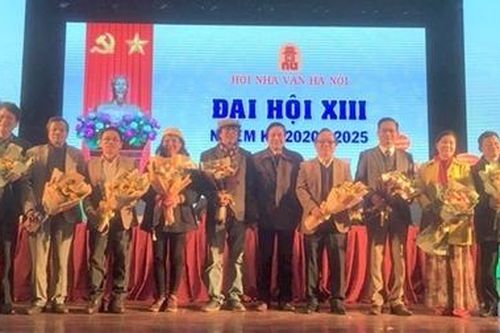 Nhà thơ Trần Gia Thái làm chủ tịch Hội Nhà văn Hà Nội