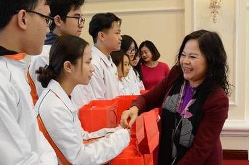 Bộ GD&ĐT vinh danh 'đặc biệt' 24 học sinh THPT đoạt giải Olympic quốc tế năm 2020