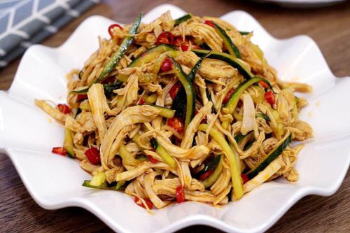 Mẹo làm thịt gà xé cay