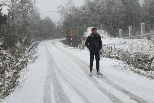 Du khách khoe ảnh băng tuyết ở Sa Pa, Ô Quy Hồ