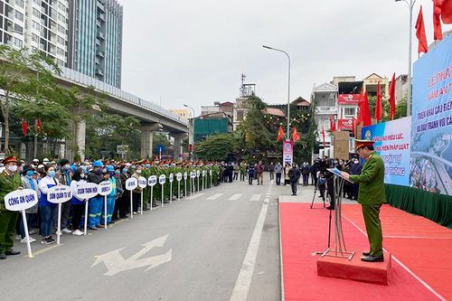 Quận Đống Đa phát động ra quân năm an toàn giao thông 2021