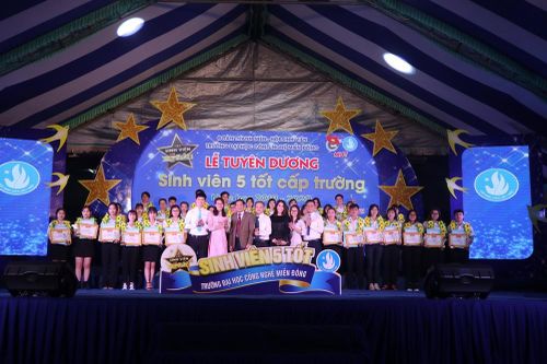 Trường ĐH Công nghệ Miền Đông tuyên dương 'Sinh viên 5 tốt' và cán bộ Hội tiêu biểu