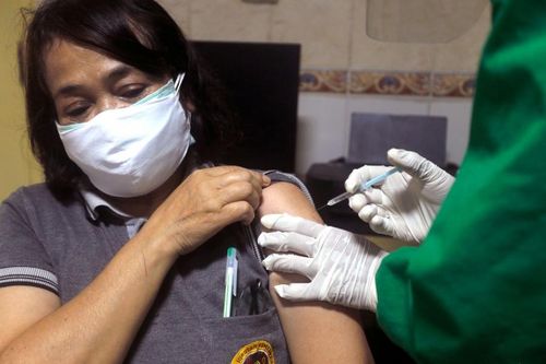 Indonesia là nước đầu tiên phê duyệt vắc xin Sinovac bên ngoài Trung Quốc