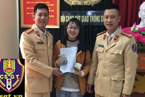 Hành động đẹp của 2 CSGT khiến nữ sinh viên Ngoại thương cảm kích