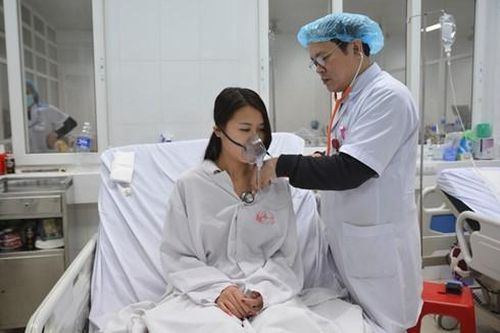 Sử dụng than củi để sưởi ấm, một nữ sinh lớp 9 tử vong