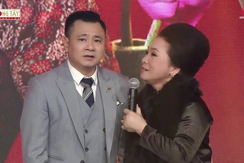 Màn song ca đầy ngẫu hứng của NSND Bạch Tuyết cùng NSND Tự Long
