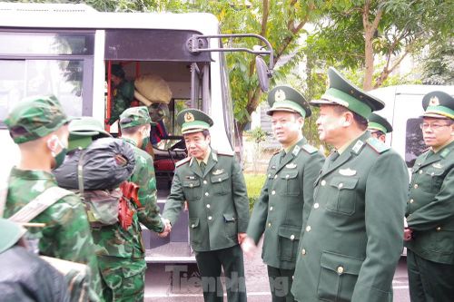 Tăng cường 2 tiểu đoàn Biên phòng lên biên giới chống dịch