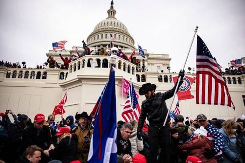 Mỹ truy tìm chủ mưu vụ bạo loạn Đồi Capitol