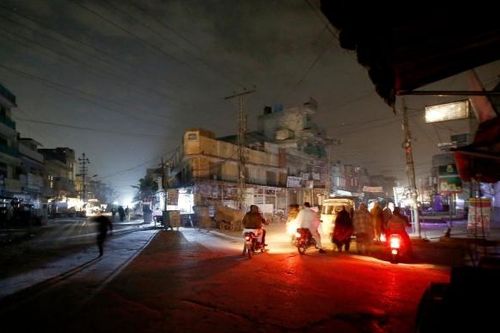 Hệ thống điện gặp sự cố, toàn bộ Pakistan chìm trong bóng tối