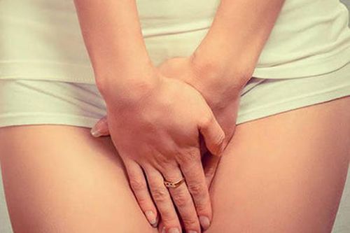 Cô gái trẻ thủng cùng đồ do bạn trai 'yêu' quá mạnh