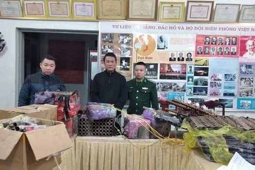 Mừng tất niên công ty, thuê người bắn 310 quả pháo