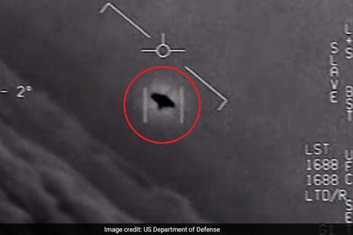 Mỹ tiết lộ về những lần vô tình chạm trán với UFO
