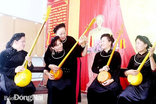 Nối dài tình yêu với hát then, đàn tính
