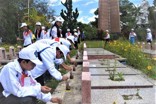 ''Truyền lửa'' truyền thống yêu nước cho thế hệ trẻ