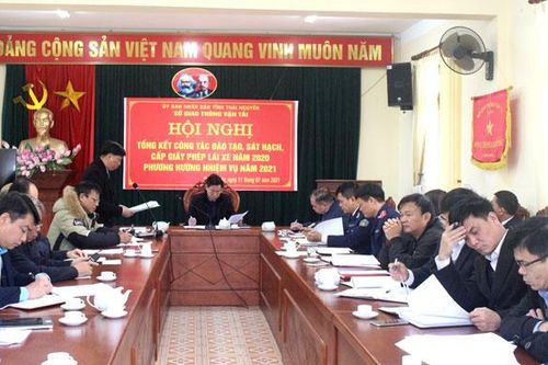 Cấp gần 60 nghìn giấy phép lái xe mô tô và ô tô