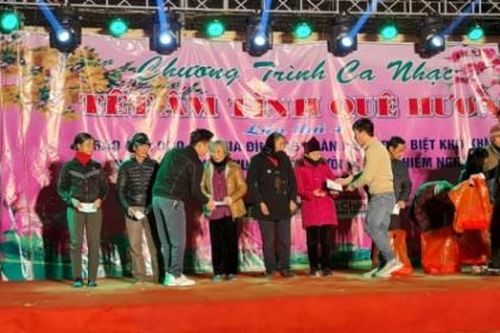 Chương trình Tết ấm tình quê hương: Trao 130 suất quà cho hộ nghèo, đặc biệt khó khăn