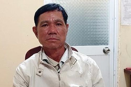 Ghen tuông, cha dượng đâm con riêng của vợ