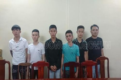 Bị đánh hội đồng trọng thương vì mời bia còn dùng tay xoa đầu