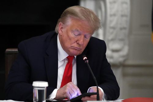 Đội ngũ nhân viên của Trump 'rệu rã', đếm ngược thời gian rời Nhà Trắng
