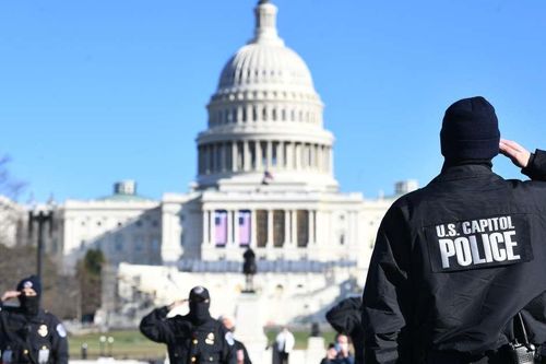 Cảnh sát Mỹ tự sát sau vụ bạo loạn đồi Capitol