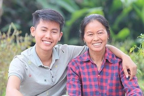 25 năm từ mẹ đơn thân thành Youtuber nổi tiếng
