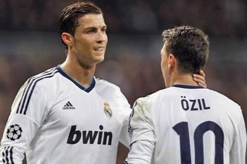 Ozil tin Ronaldo giỏi hơn Messi