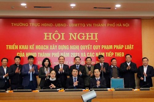 Chủ tịch UBND TP Chu Ngọc Anh: Phối hợp chặt chẽ ngay từ khâu đầu tiên của quy trình xây dựng nghị quyết
