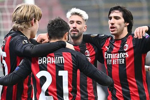 Cuộc đua vô địch Serie A: Thời cơ cho Milan