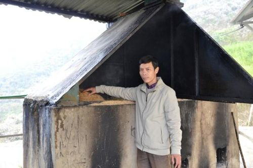 Sáng chế cấp nước nóng từ công nghệ ủ trấu của thầy giáo vùng cao