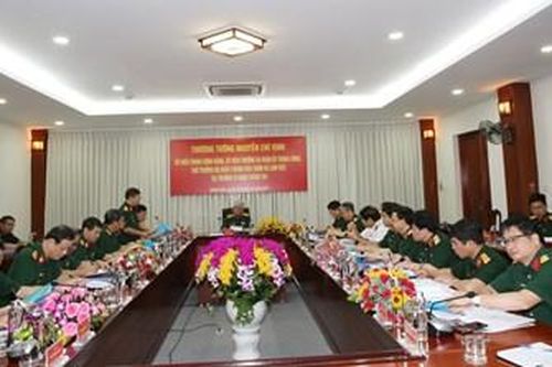 Thượng tướng Nguyễn Chí Vịnh thăm và làm việc tại Trường Sĩ quan Thông tin