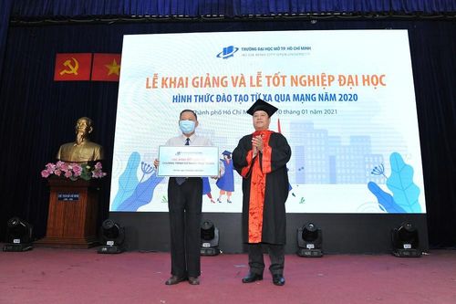 Vào đại học ở tuổi... 71