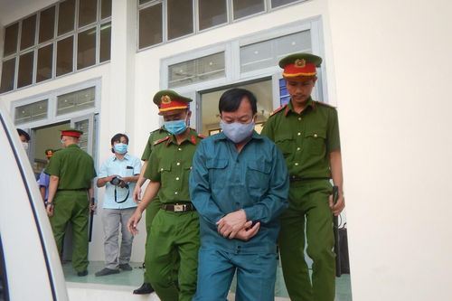 Y án sơ thẩm đối với nguyên Chủ tịch, Phó Chủ tịch UBND TP Phan Thiết do sai phạm trong quản lý đất đai