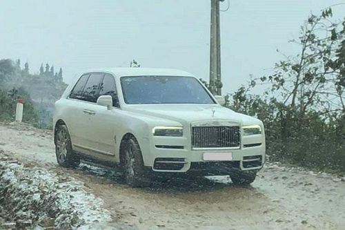 Đại gia Hà Nội 'xách' Rolls-Royce Cullinan hơn 41 tỷ lên núi ngắm tuyết