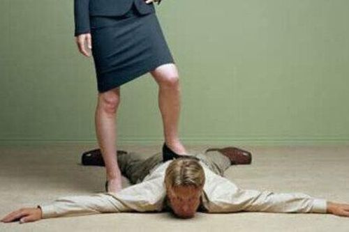 Người đàn ông giả chết để thoát cảnh bị vợ bạo hành suốt nhiều năm