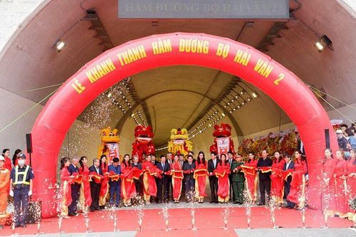 Tin bất động sản hôm nay 12/1: Sốc khi đất ven Hà Nội 'nhảy' giá 50% trong 1 năm; các trường hợp sổ đỏ bị thu hồi?