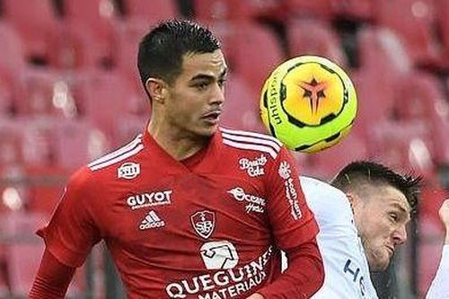 Man Utd quyết đấu với Paris Saint Germain vì Romain Faivre và sẽ lên đầu Ngoại hạng Anh nếu không thua Burnley