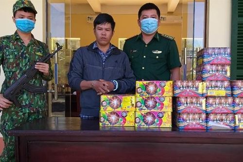 Xử lý đối tượng vận chuyển gần 50kg pháo nổ