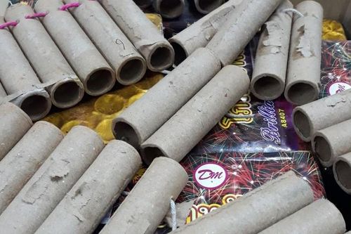 Công an hướng dẫn phân biệt pháo hoa, pháo nổ và loại người dân được sử dụng