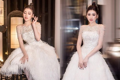 Á hậu Tú Anh diện váy lông vũ cực quyến rũ, đẹp yêu kiều tựa 'thiên nga trắng'