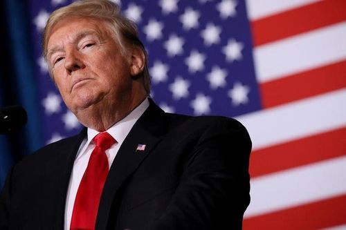 Những ngày cuối tại nhiệm thảm họa của ông Trump
